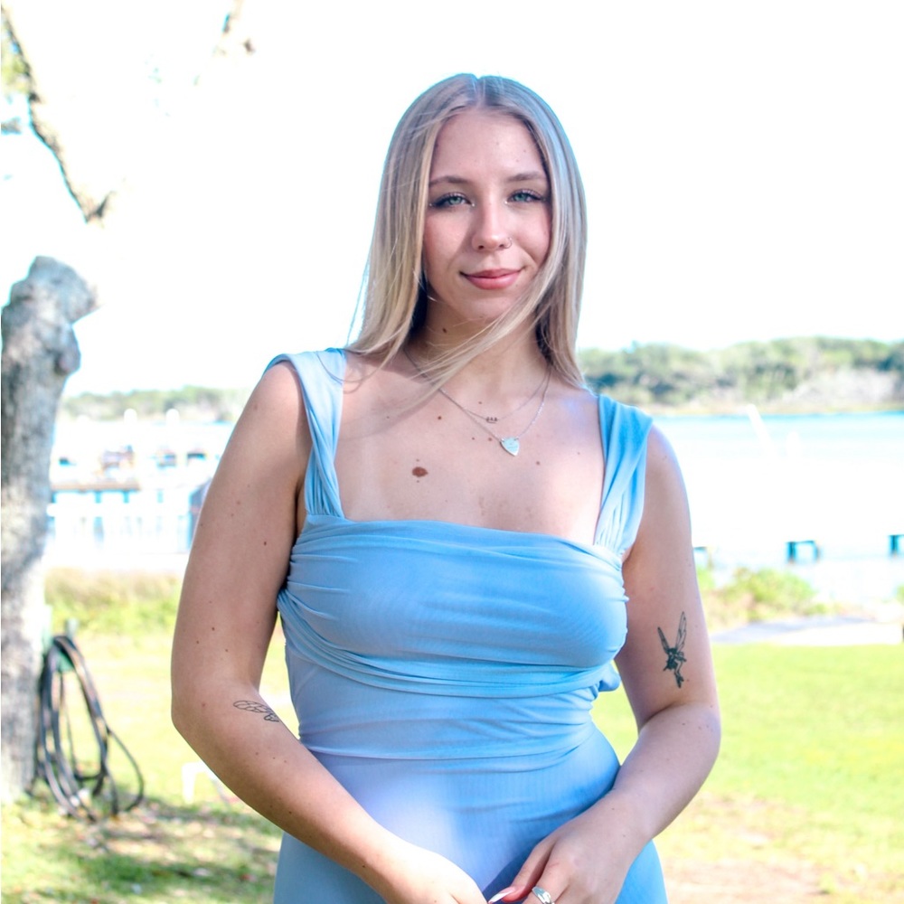 BEGINNING BOUTIQUE PROM DRESS